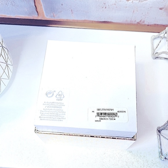 Michael Kors Rose Gold Crystal Heart Stud Earring & Logo Charm Bracelet Box Set. - Picture 16 of 16